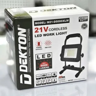 Đèn công trình dùng pin Dekton M21-D5000XLM