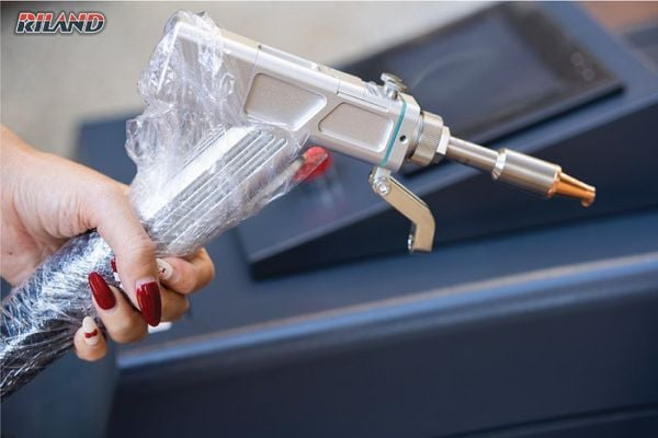 Ứng Dụng Của Máy Hàn Laser Trong Y Học Và Ngành Y Tế